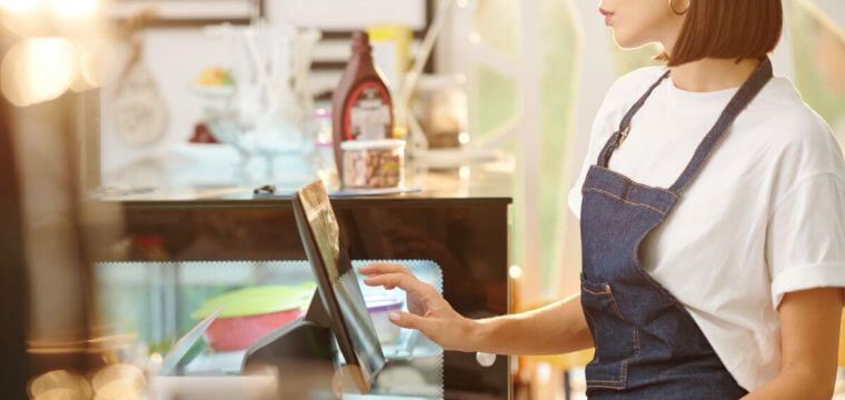 How a Restaurant POS System Minimizes Order Errors